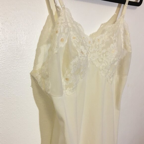 Vintage 60s 70s White Lace Daisy Full Slip  Anti Cling Crepe Sexy Slip Dress  (1 - Picture 8 of 14